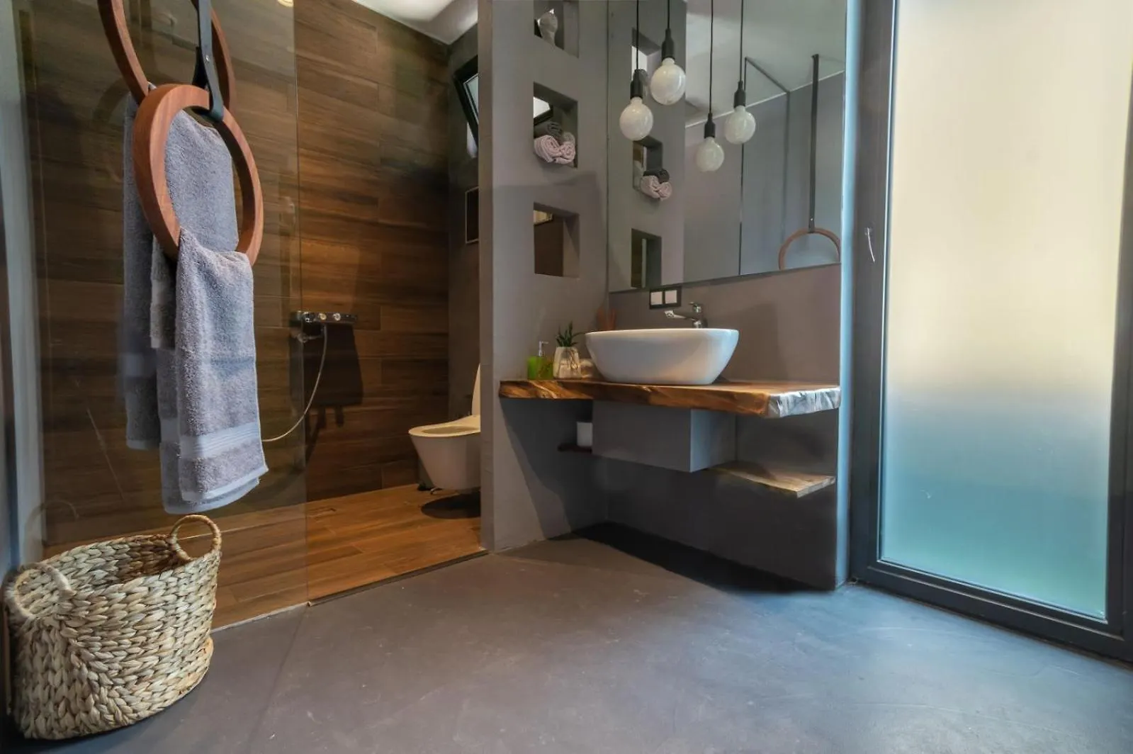 2 Designer Central Apartments Free Parking Spaces Sofia