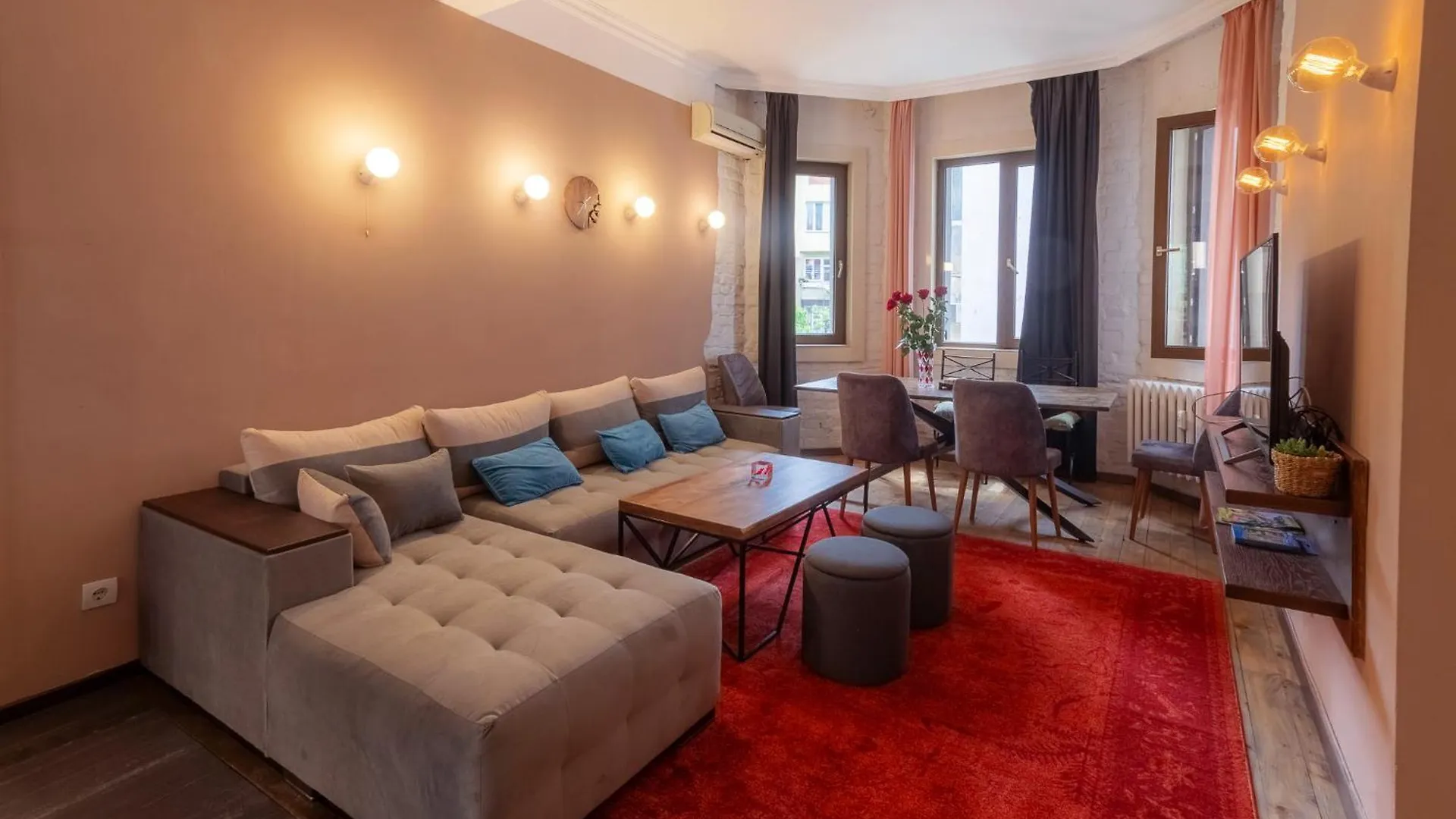 2 Designer Central Apartments Free Parking Spaces Sofia 0*,  Bulgarien